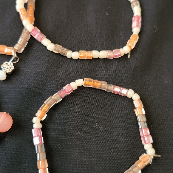 Handmade Glass Bead Set of 4 Stretch Bracelets - Picture 5 of 6